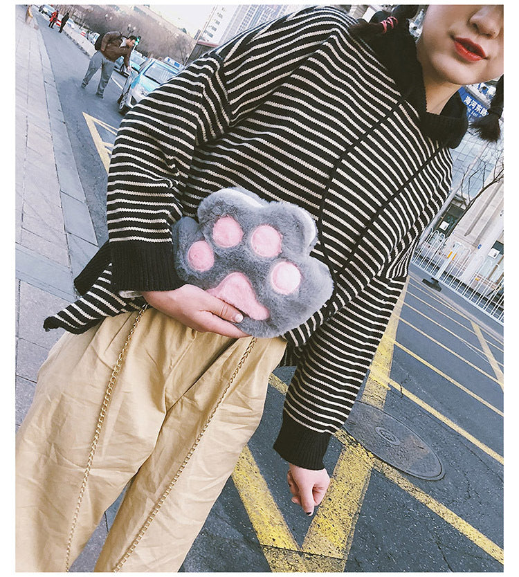 Cute Fluffy Cat Paw Plush 🐱Shoulder Bag
