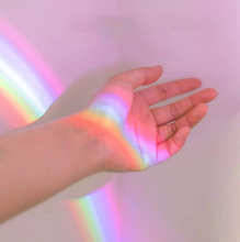 Load image into Gallery viewer, Sea Shell LED Rainbow Maker
