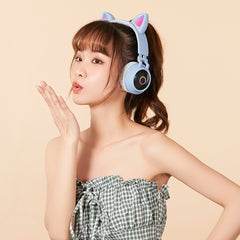 Kawaii Cat🐱 Ear LED✨ Wireless Headphone